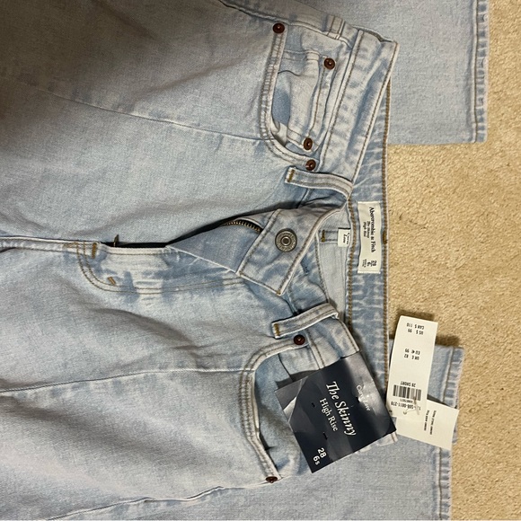 Abercrombie & Fitch Curve Love HR Skinny Jeans - Picture 7 of 10